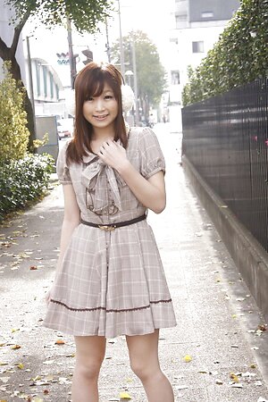 Shino Tanaka shows boobies, pussy and ass after taking clothes off.