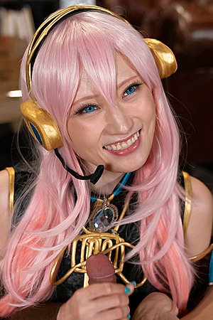 Pink Hair japanese cosplay Mizuki get handjob